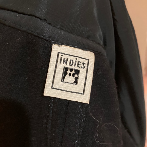 An interesting black warm jacket - Picture 9 of 16